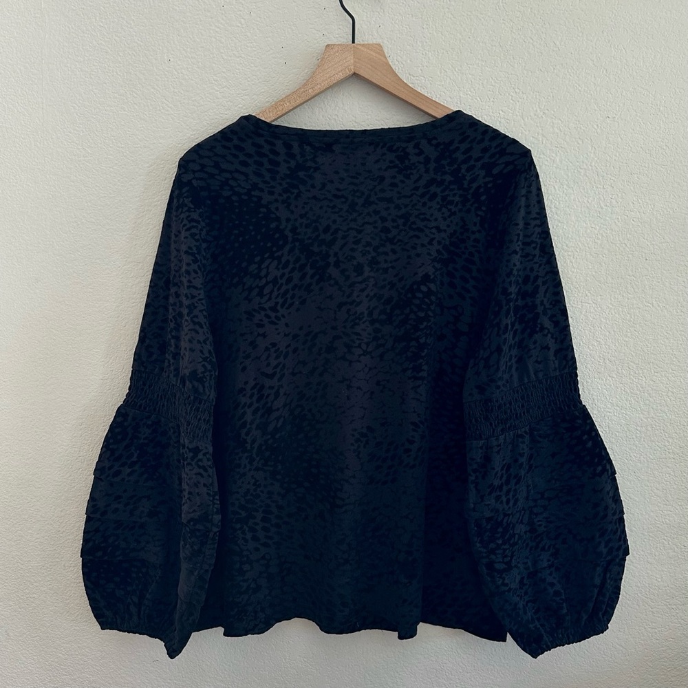 CHICO’S NWT 3 L XL Flocked Sleeve Knit Animal Print Blouson Sleeve Top in Black - Picture 6 of 9
